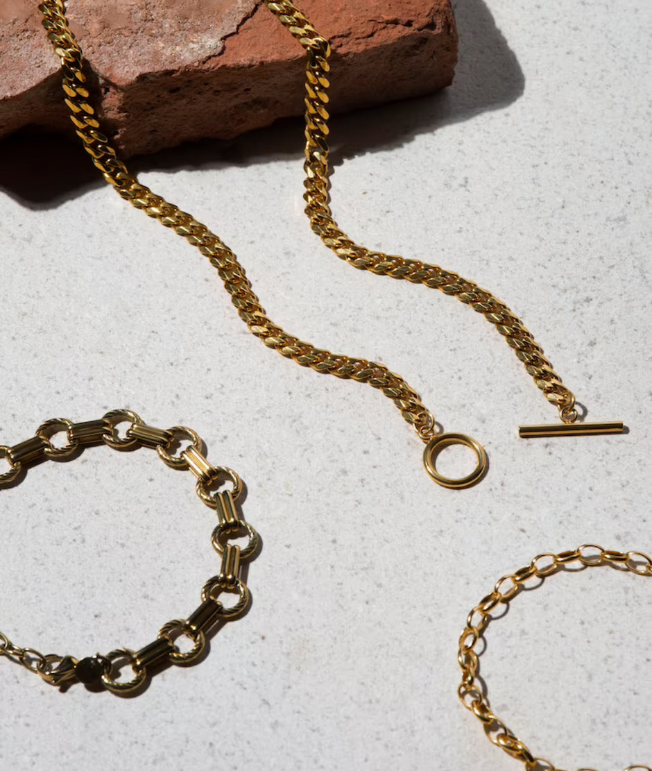 Mastering Necklace Layering